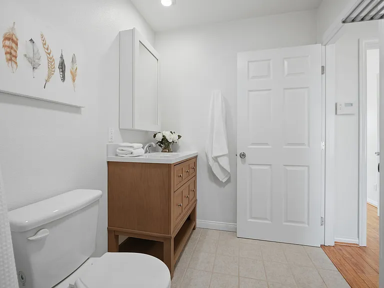 340 N La Fayette Park Pl — Photo 13