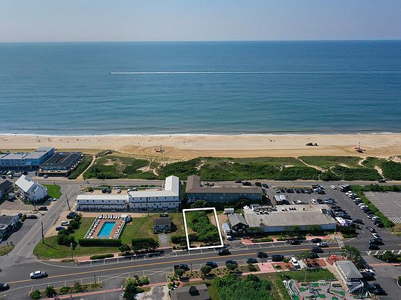 5th image of 664 Montauk Hwy