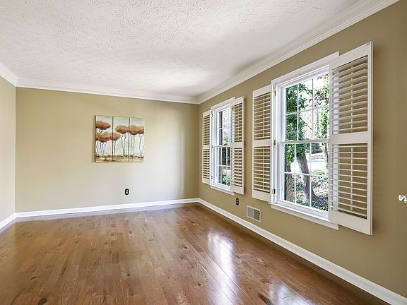 5th image of 1864 Wicks Valley Dr