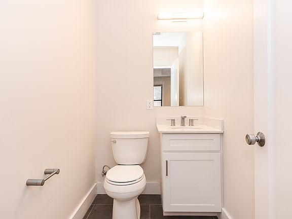 2nd image of 24 Clary St #3R