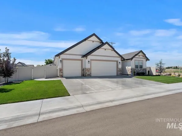 9076 W Teratai Ct, Star, ID 83669