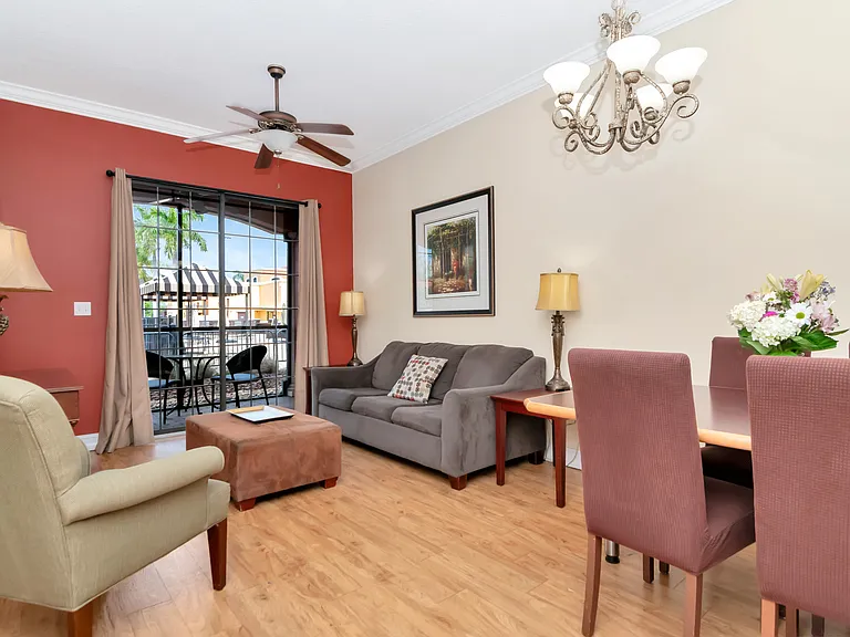 13941 Clubhouse Dr — Photo 2