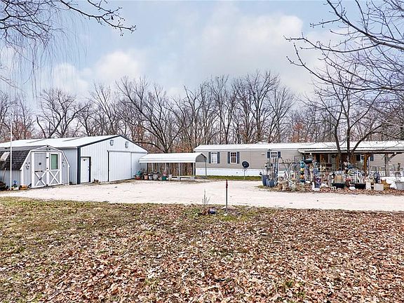 2nd image of 748 Walker Rd