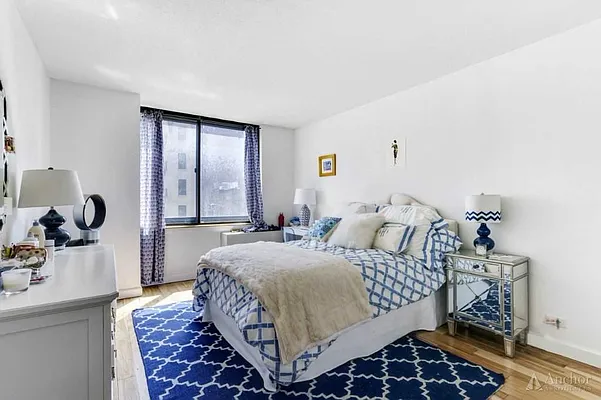 Rented by Anchor Associates | media 8