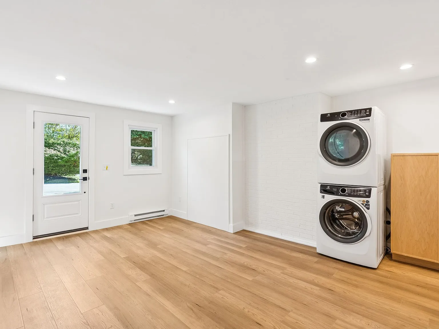 2 bed, 625 sqft, $2,800 — Photo 2