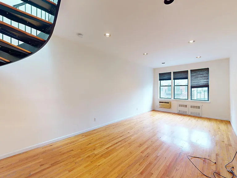 312 E 90th St #5E — Photo 9