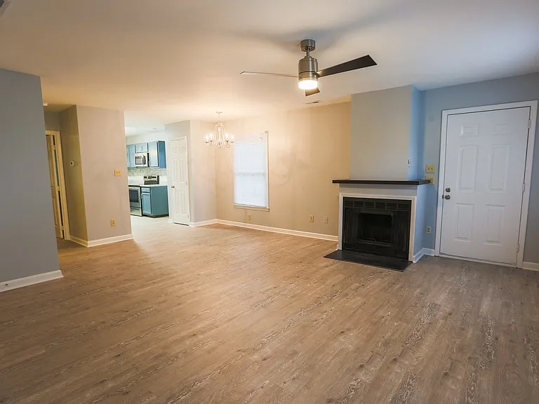2202 Anthony Dr #B — Photo 3