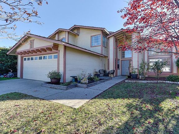 2nd image of 523 Oakborough Ave