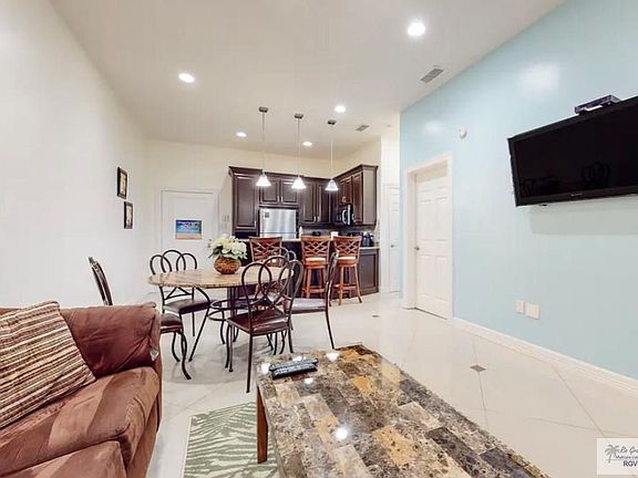 5th image of 103 E Gardenia St #10
