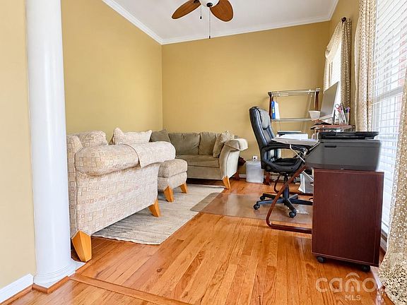 2nd image of 3775 Kennedy Rd