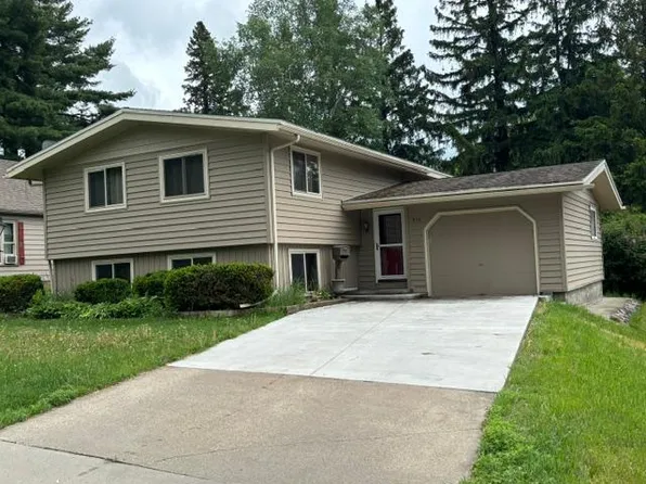 316 NE 8th St, Grand Rapids, MN 55744