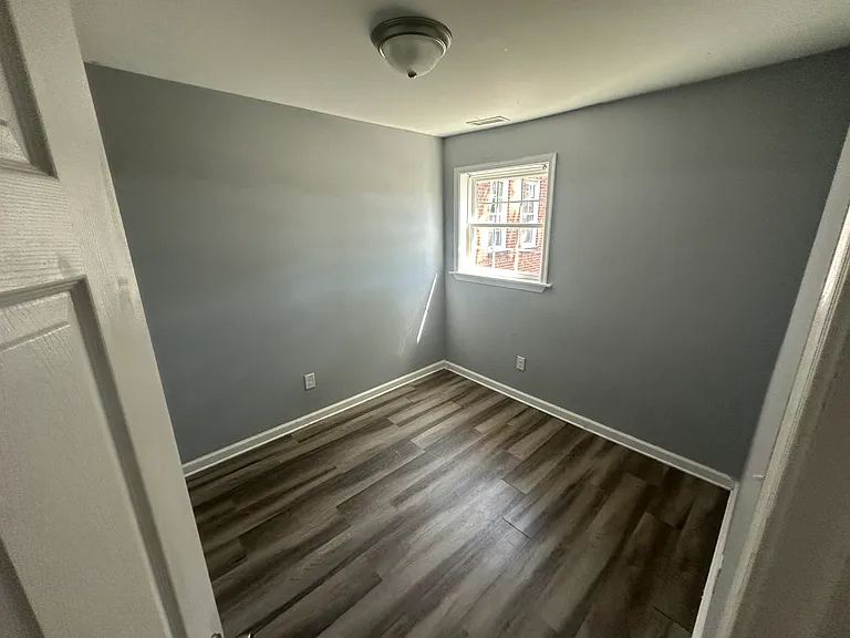 10238 Warwick Blvd — Photo 6