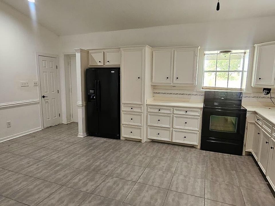 1st image of 28615 Clay Rd