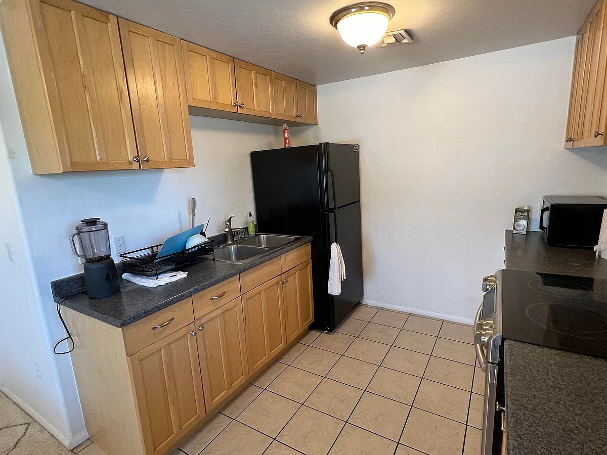 Building Photo - 934 N Campbell Ave #3