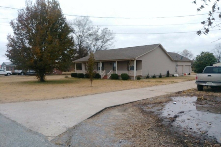 1st image of 85 Cottonwood St
