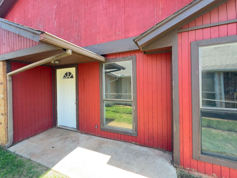 1109 Dustin Dr