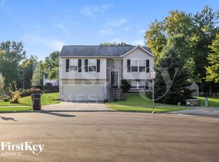 8 Sandpiper Ct, Amelia, OH 45102