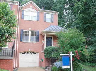 1422 Park Garden Ln, Reston, VA 20194