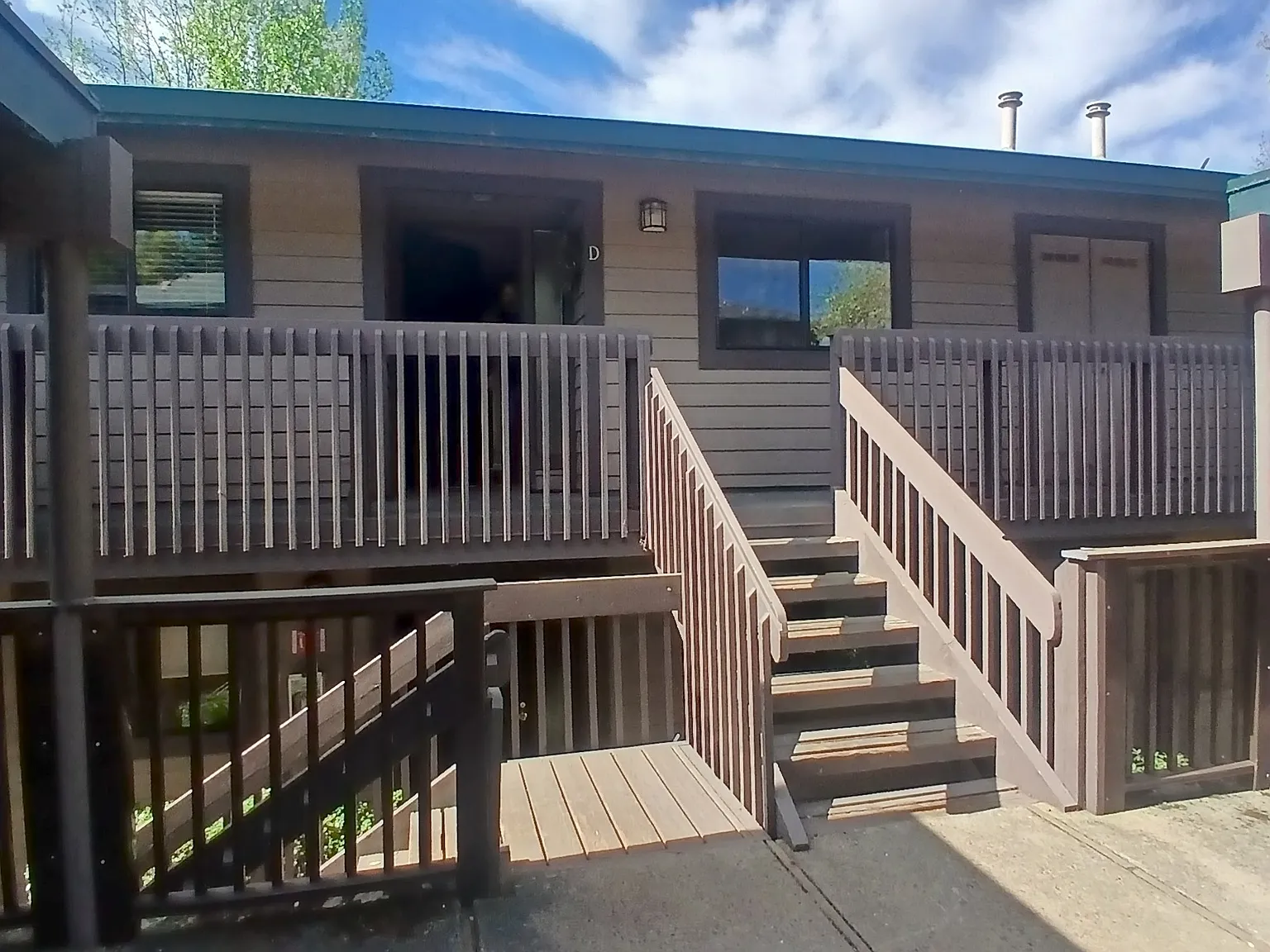 2 bed, 1005 sqft, $1,800 — Photo 3