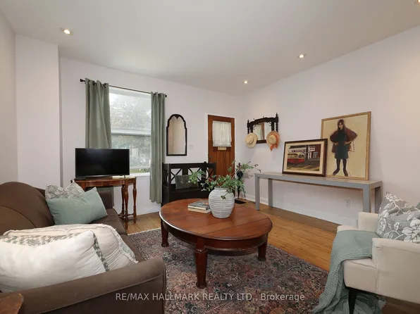1 Lockwood Rd, Toronto, ON M4L 3M7