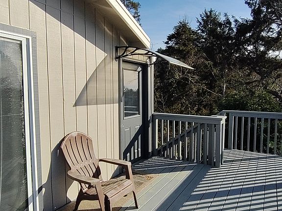 Upper deck entry and sliders