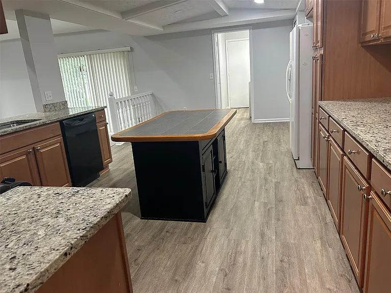 2081 Babcock Dr — Photo 8