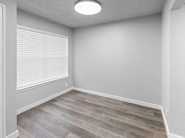 705 W Crawford St #709 — Photo 5