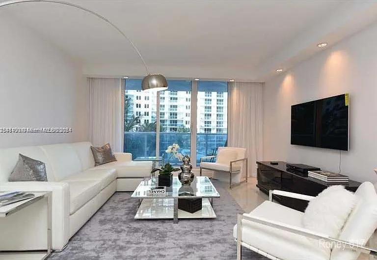 2301 Collins Ave #617 — Photo 2
