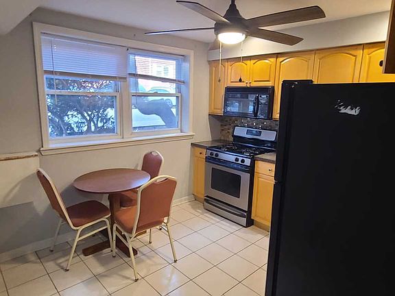 5th image of 10145 W Hartford Ct #1D