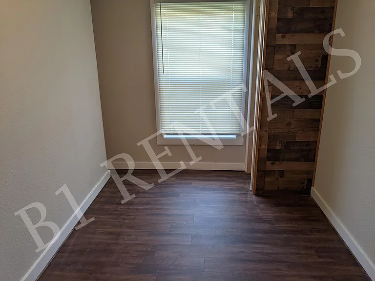 311 S Obrien St — Photo 5