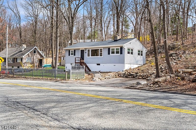 1st image of 67 Breakneck Rd