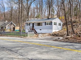 67 Breakneck Rd, Highland Lakes, NJ