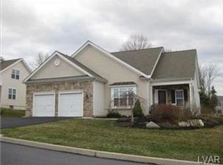 1432 Hennaberry Ln, Easton, PA 18040