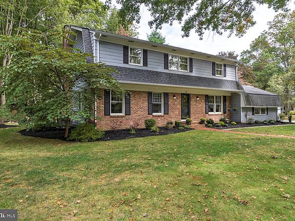 2nd image of 2 Worchester Ln