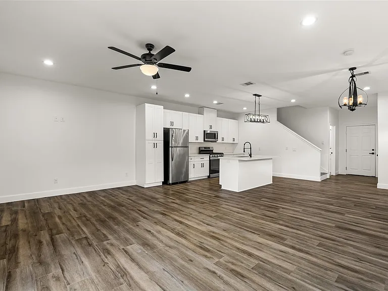8121 Grandview St — Photo 5