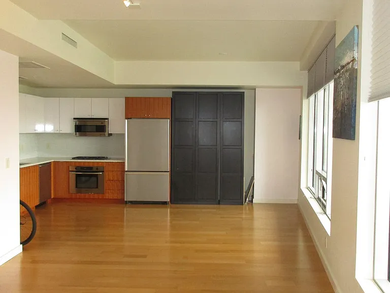 3570 S River Pkwy #305 — Photo 7