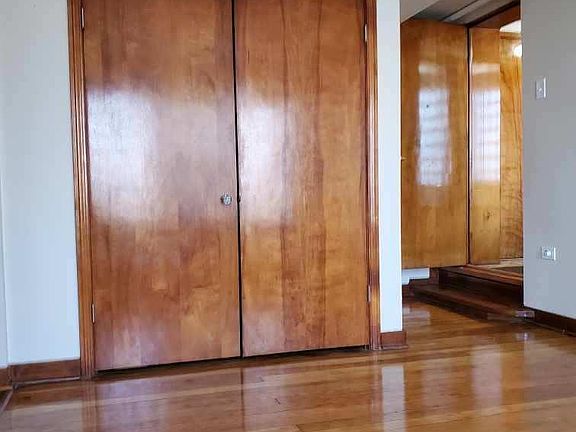 5th image of 1901 Elmwood Ave #1B