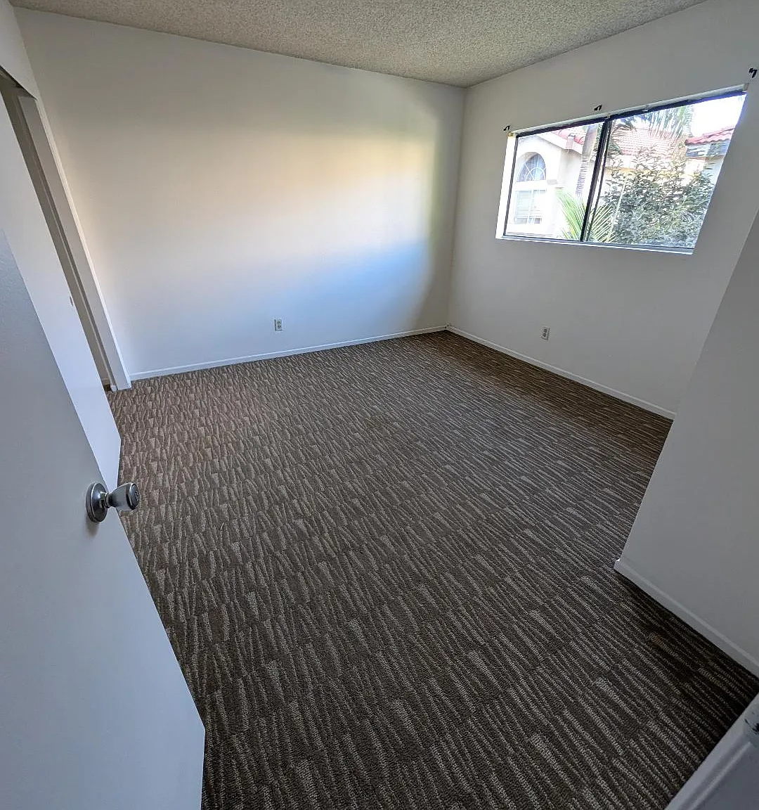 2 bed, 1.5 bath, 950 sqft, $2,600 — Photo 3
