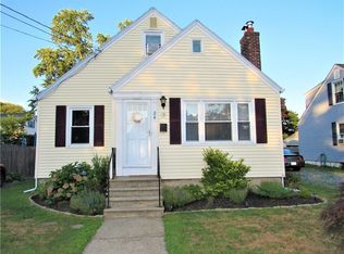 84 Boxwood Ave, Cranston, RI 02910
