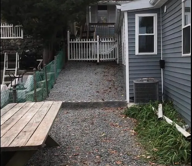 Taylor Point Rd — Photo 31
