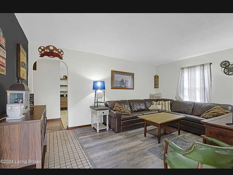 5713 Walnut Way — Photo 9