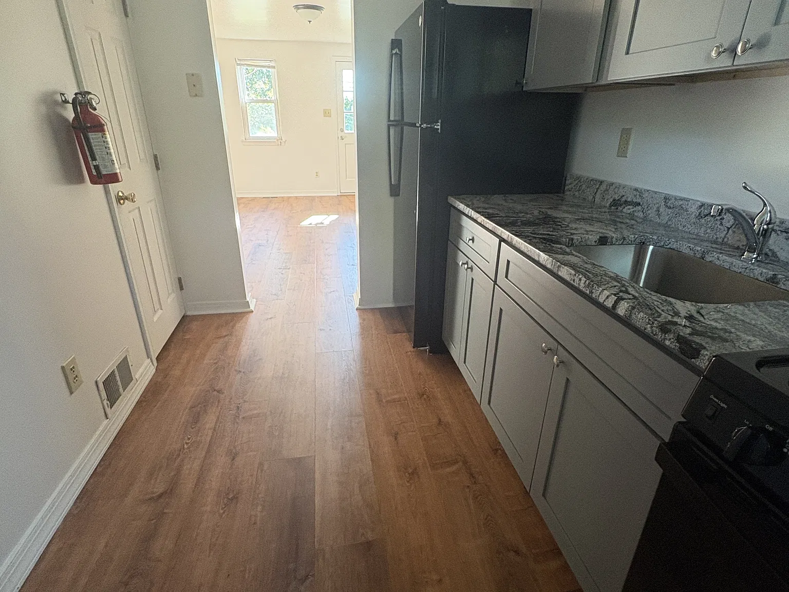 71 S Evergreen Ave — Photo 3