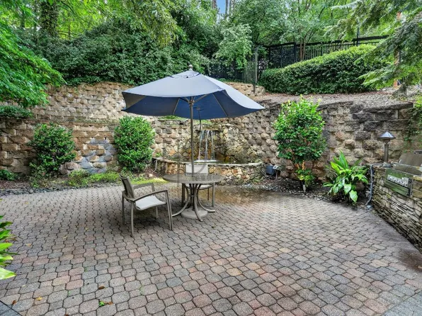 1409 River Green Dr NW, Atlanta, GA 30327
