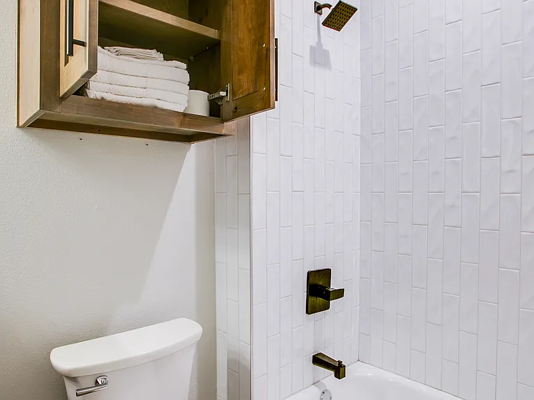 1009 Holiday Dr — Photo 15