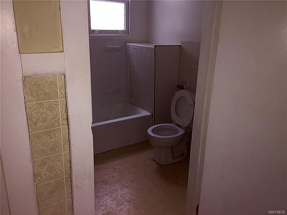 5th image of 27 Glenn St