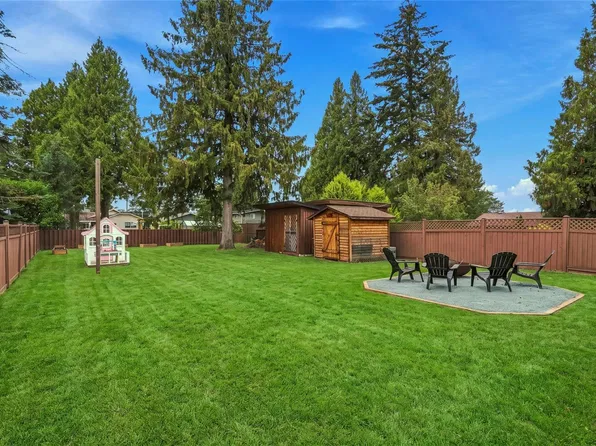 219 McVickers St, Parksville, BC V9P 0B4