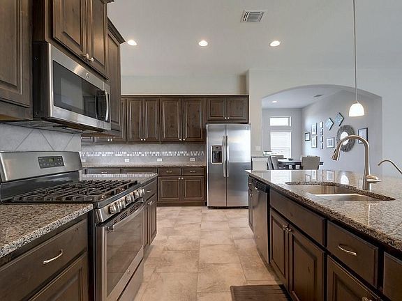 5th image of 126 Tangerine Dr