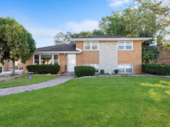 7749 S Octavia Ave, Bridgeview, IL 60455