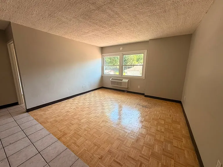 31 Austin St #O7B — Photo 4
