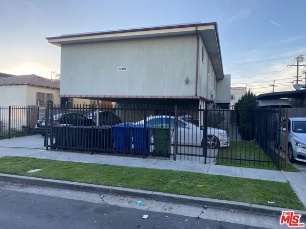2209 S Spaulding Ave, Los Angeles, CA 90016